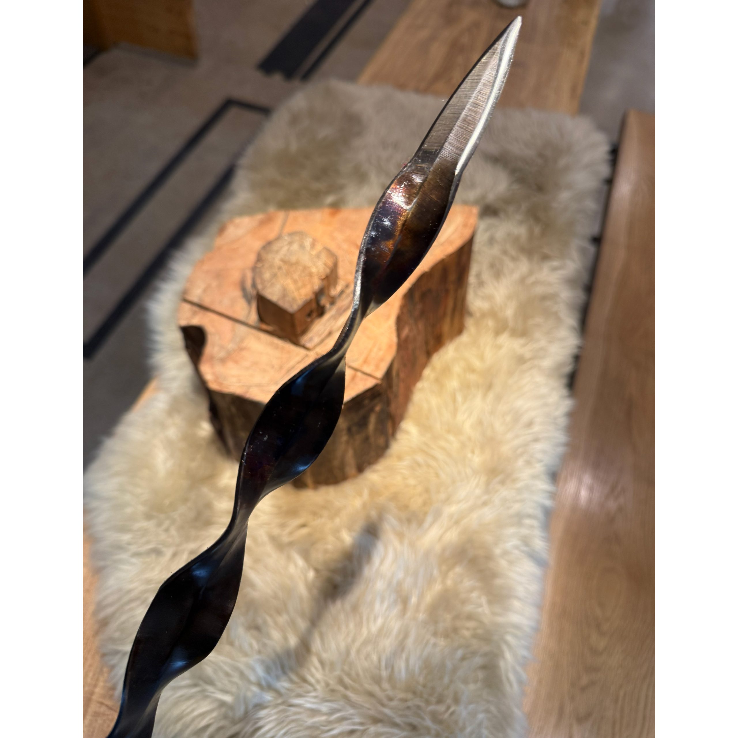 dagger with wavy blade