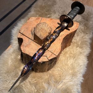 dagger with wavy blade
