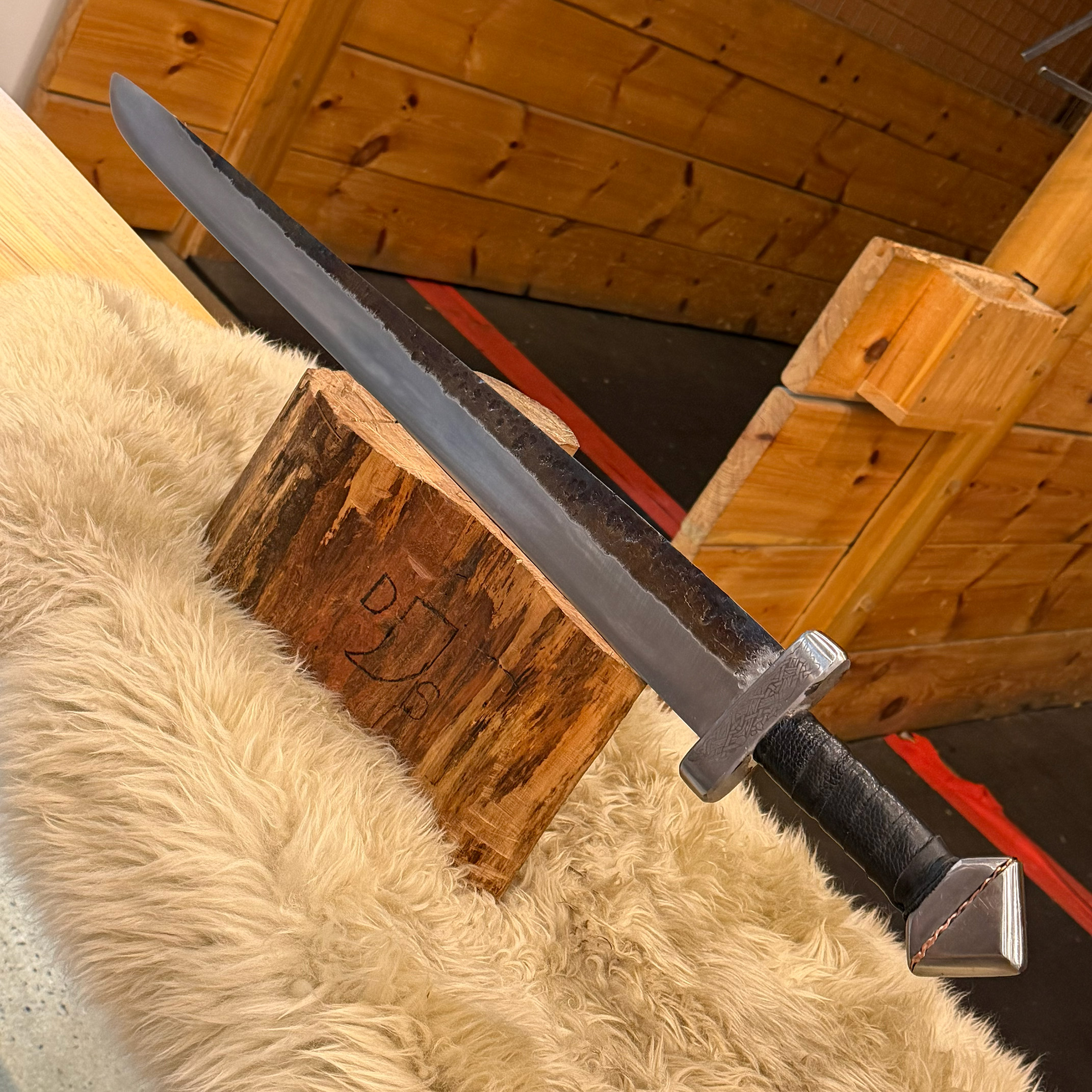 single-edged Norwegian Viking sword