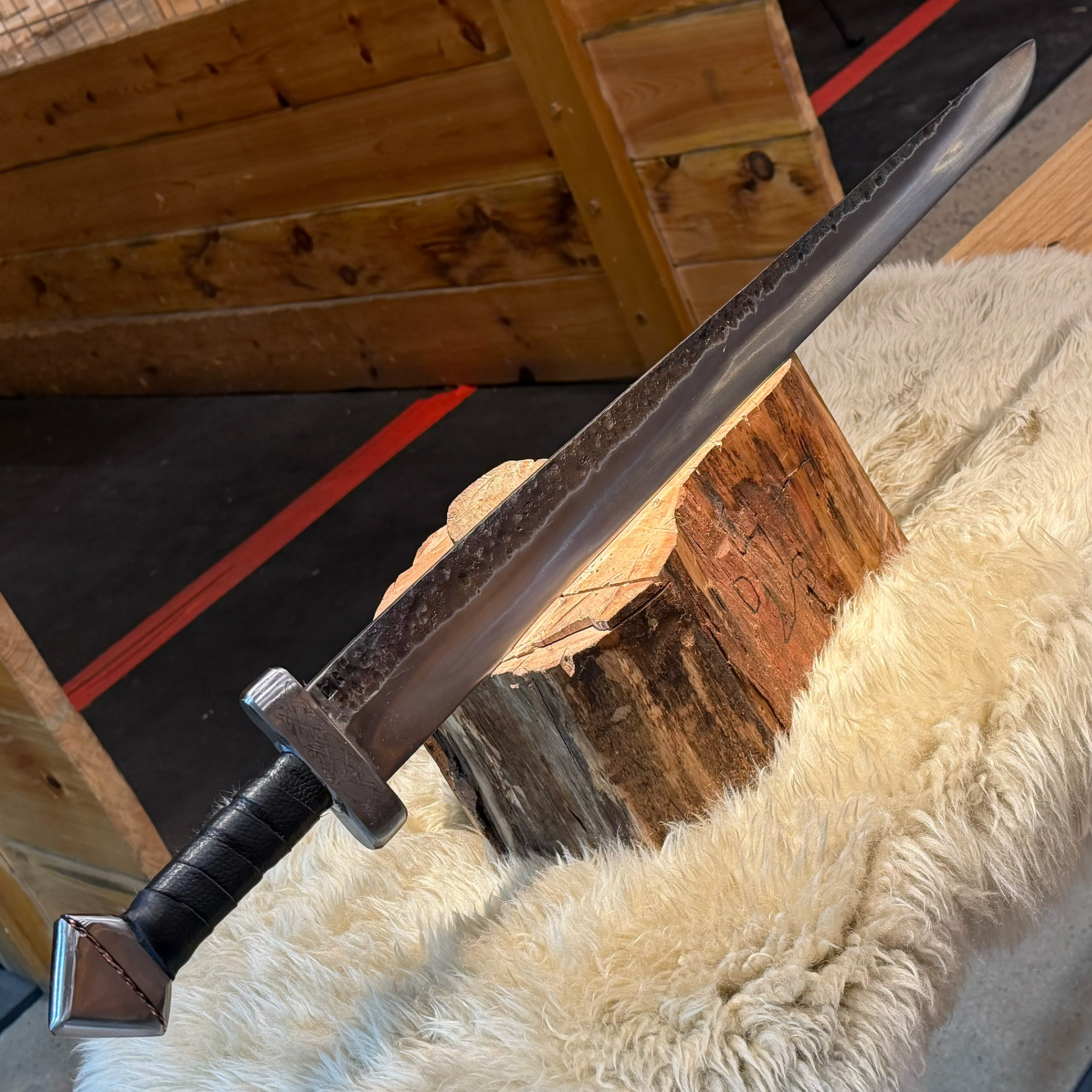 single-edged Norwegian Viking sword